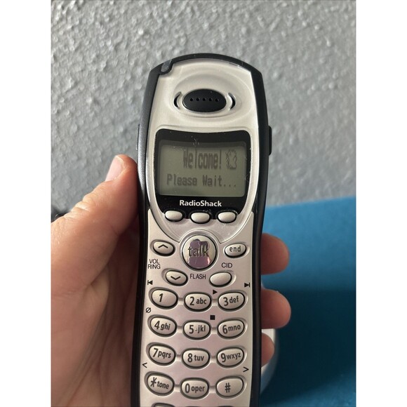 RadioShack 5.8 GHz Cordless Phone with Caller ID-Digital Answering System - Picture 6 of 15